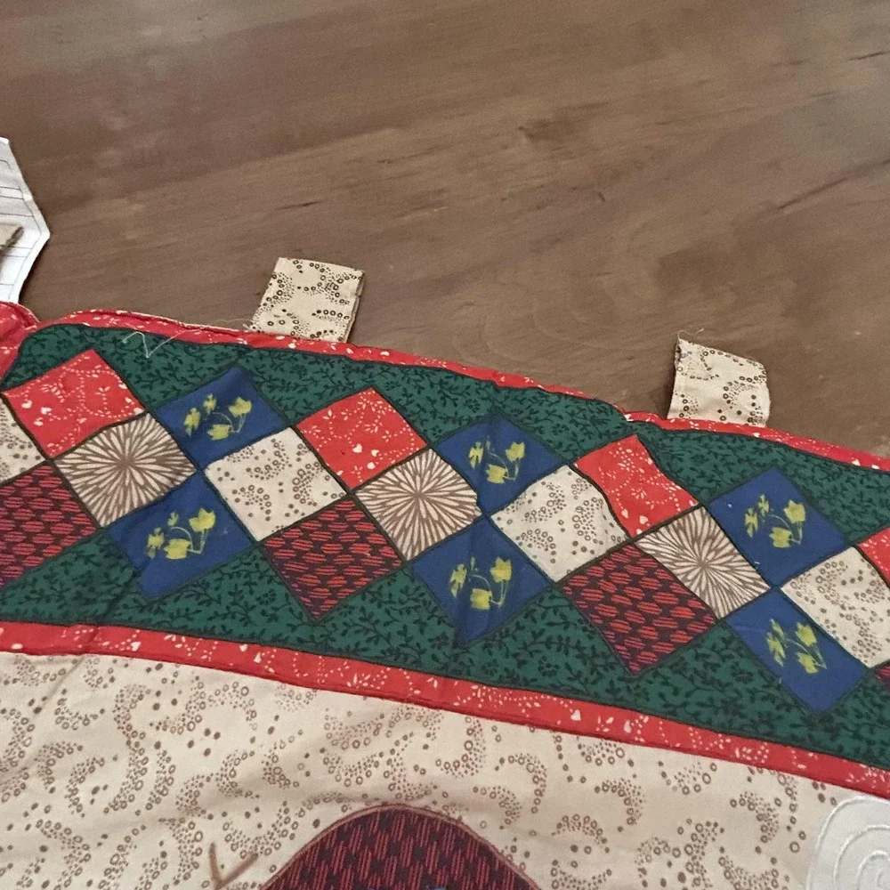 Vintage Midwest Cannon Falls Santa Quilt Wall Hanging 43x30 USA Home Heart Xmas